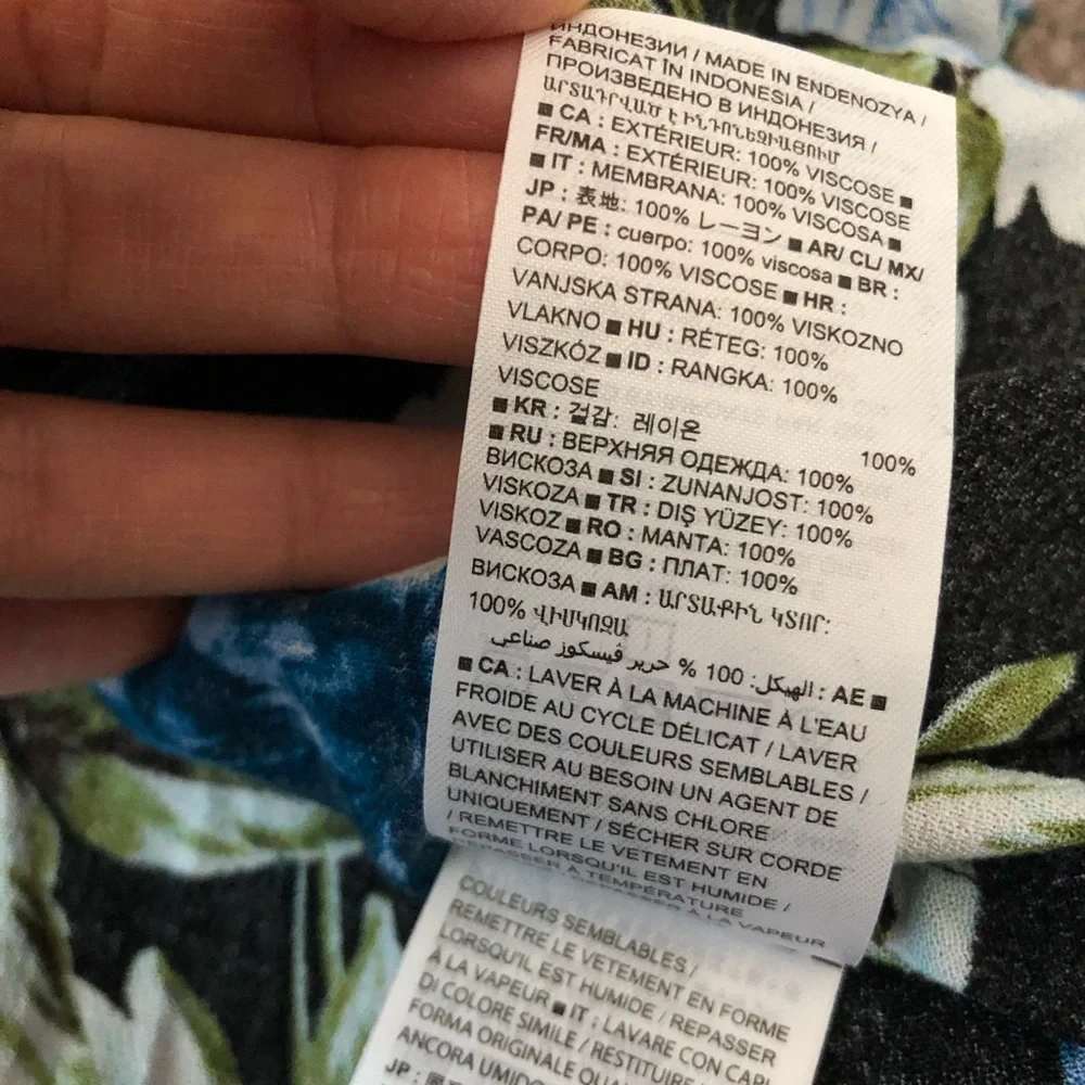 Banana Republic Shirt Womens Size S Blue Floral Wrap Top - Picture 11 of 12